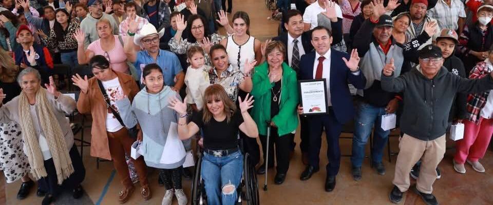 Entregan apoyos para discapacidad auditiva