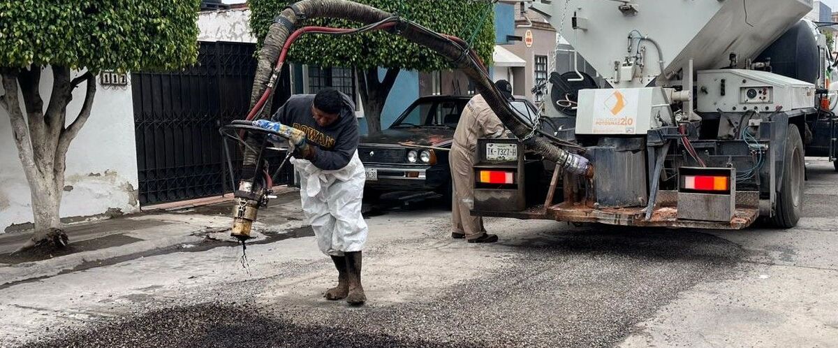Bacheo urgente atiende 332 puntos en la Capital