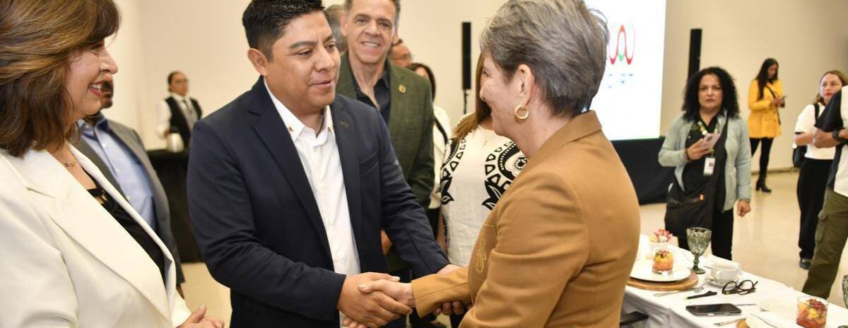 Afianza Gallardo mayor relación con empresarios