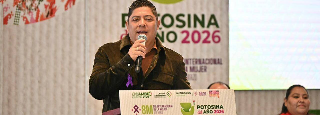Entregó Gallardo premio A Mujer Potosina del Año