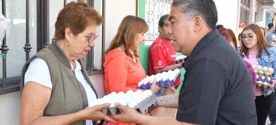 Navarro recorrió casa por casa, más colonias